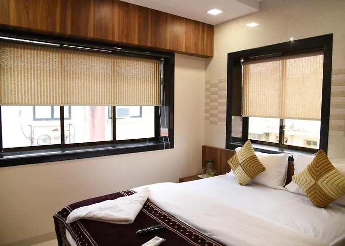 Hotel Flora Fountain,Fort